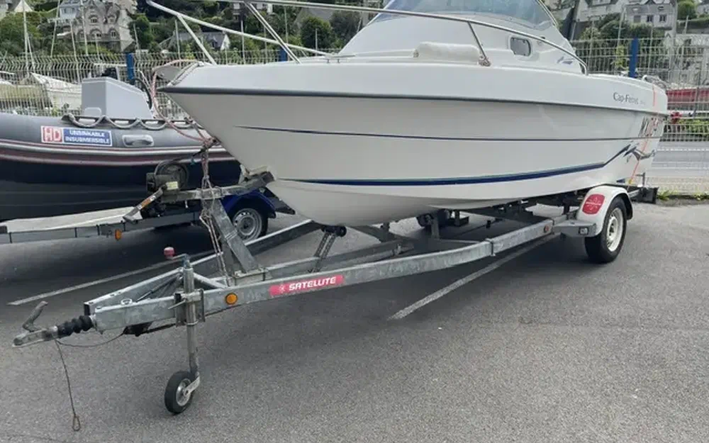 slider 1 B2 Marine Cap Ferret 552 CC