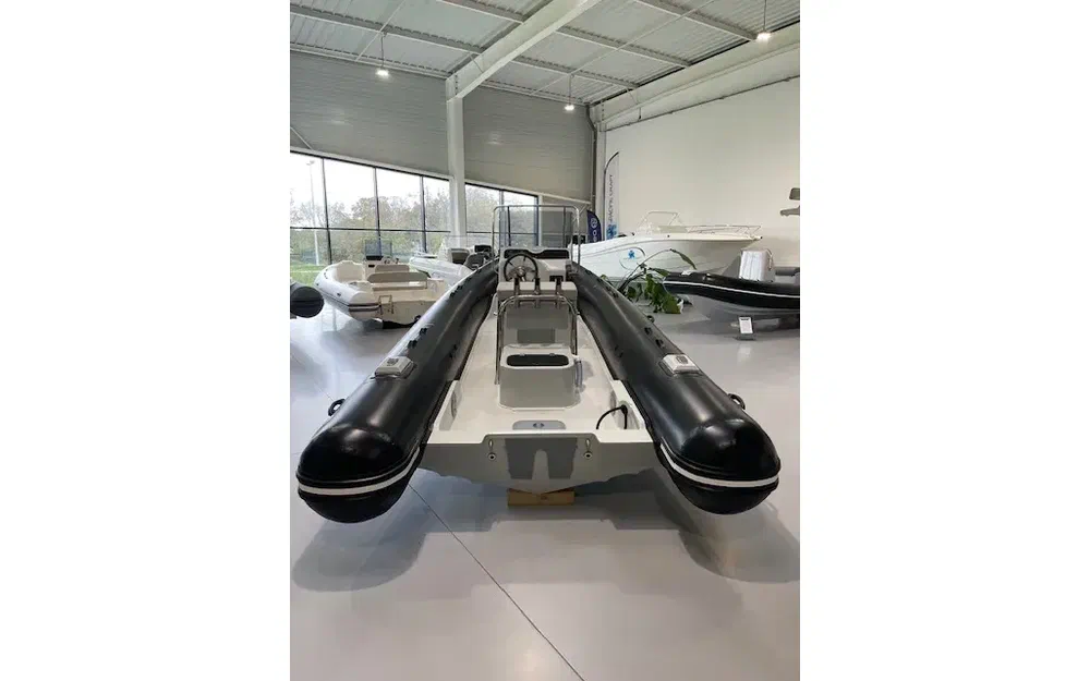 slider 3 Capelli Tempest 560 Fish