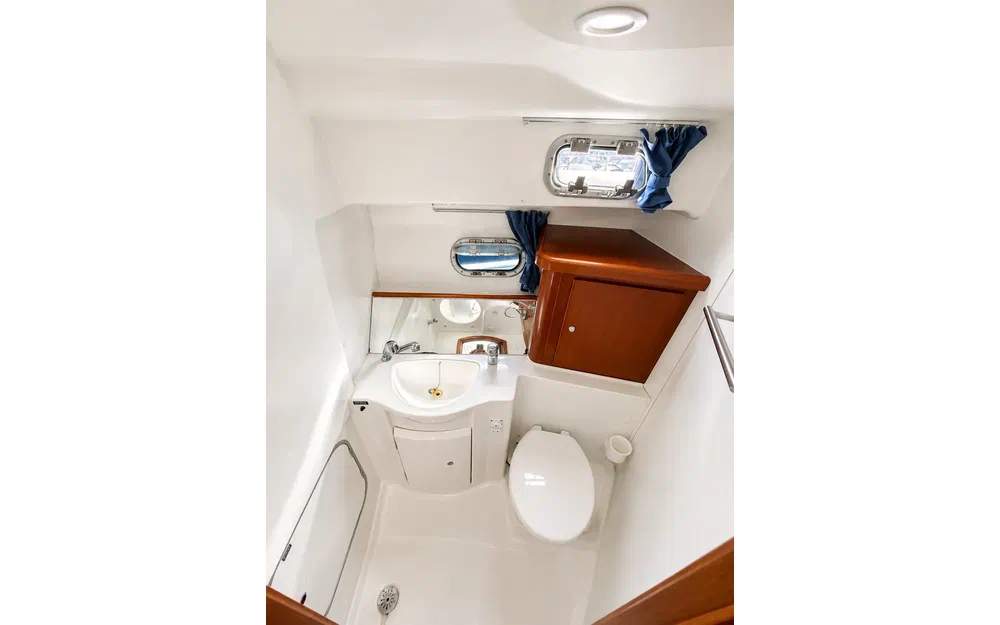 slider 9 Beneteau Antares 980 Fly