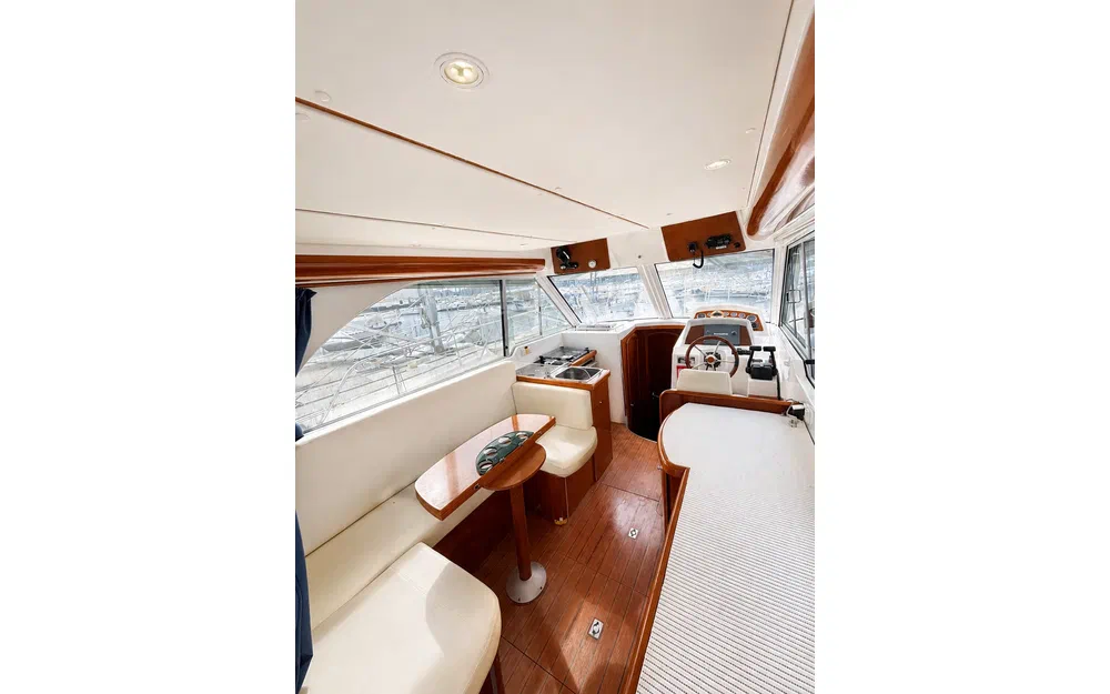 slider 4 Beneteau Antares 980 Fly
