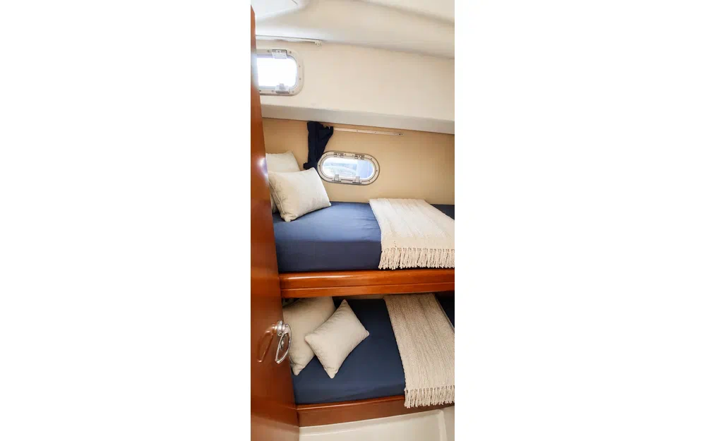 slider 8 Beneteau Antares 980 Fly