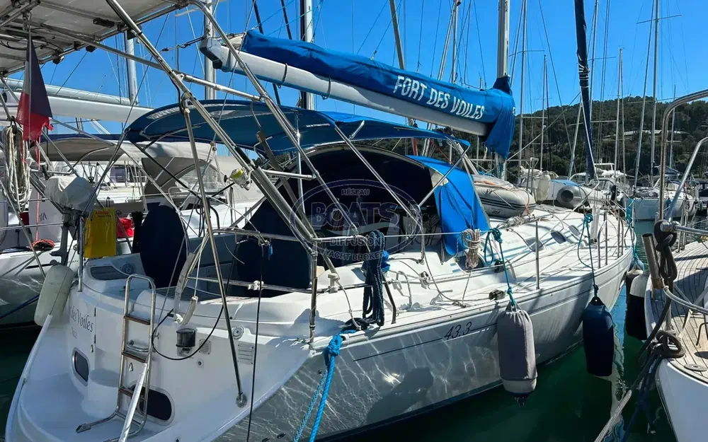 slider 1 Dufour Gib Sea 43