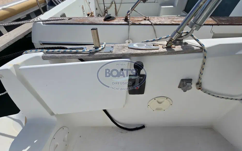 slider 9 Beneteau Antares 6