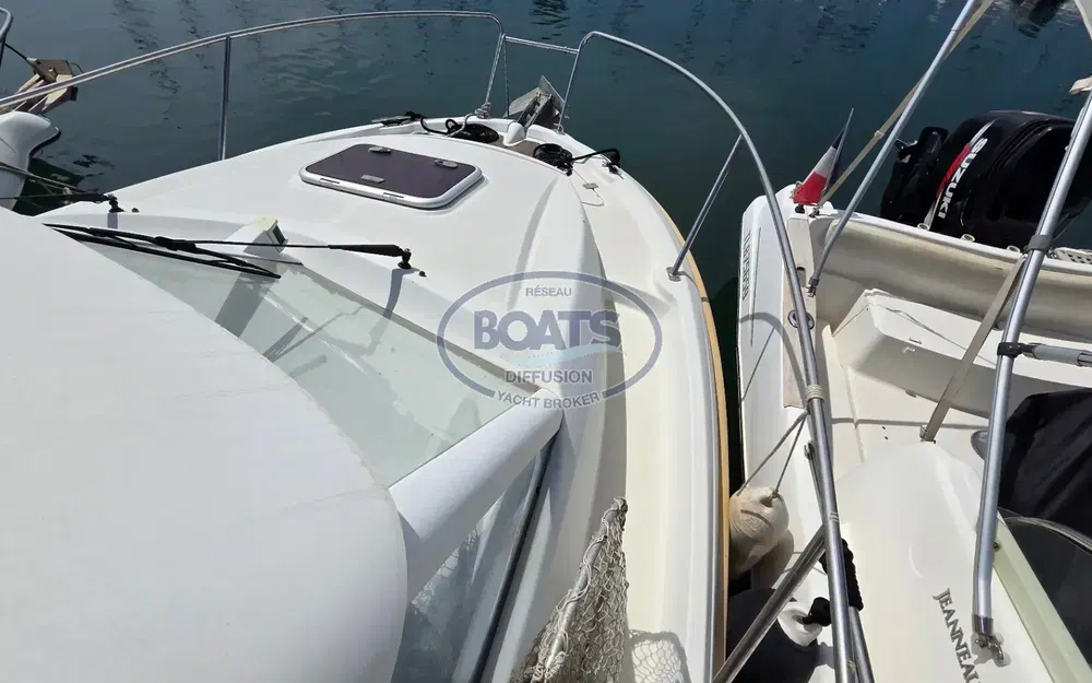 slider 3 Beneteau Antares 6