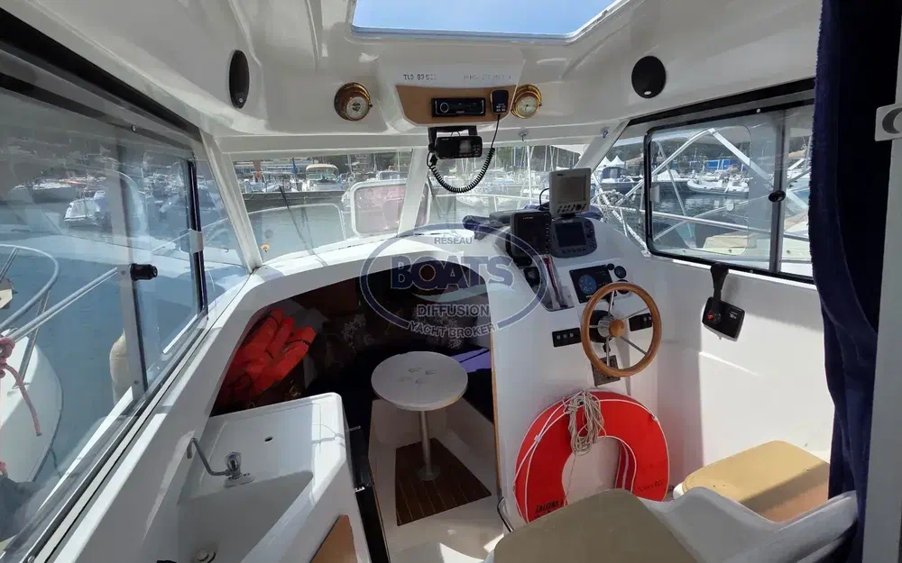 slider 5 Beneteau Antares 6