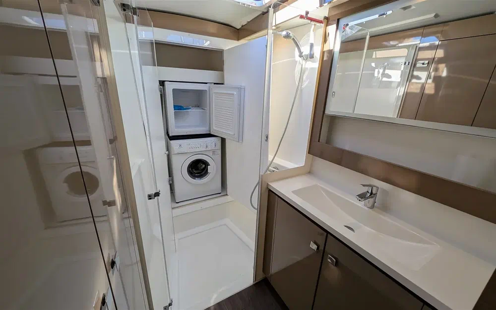 slider 16 Fountaine Pajot Lucia 40