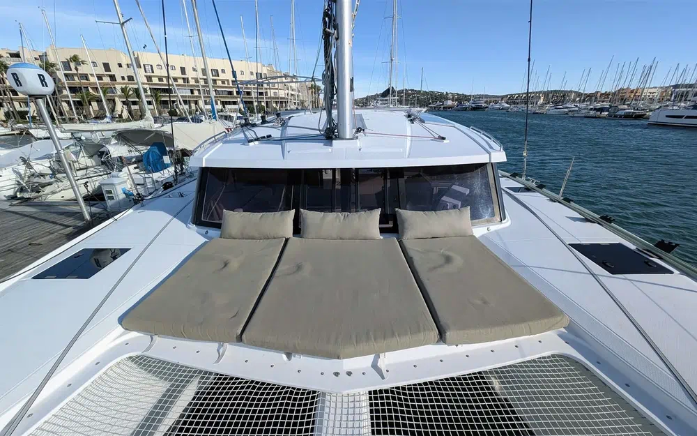 slider 2 Fountaine Pajot Lucia 40