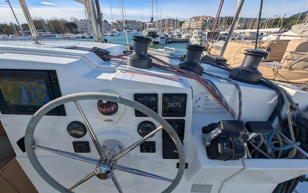 slider 3 Fountaine Pajot Lucia 40