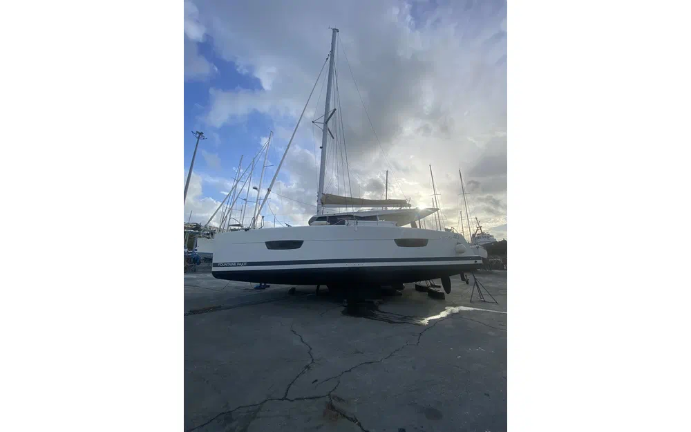 slider 2 Fountaine Pajot Lucia 40