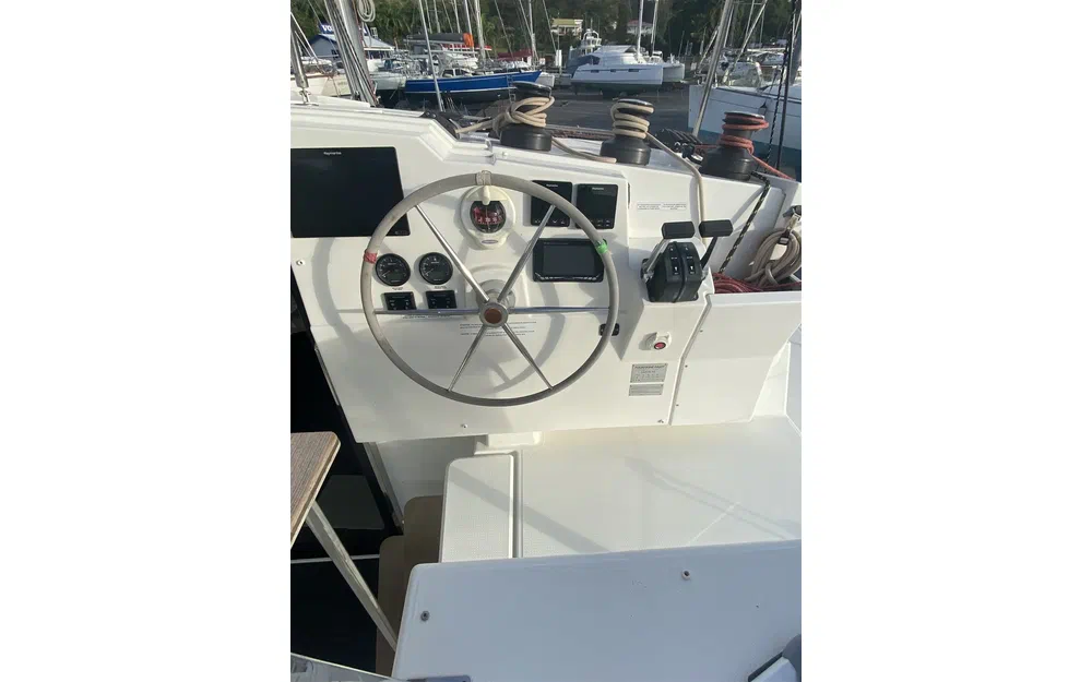 slider 4 Fountaine Pajot Lucia 40