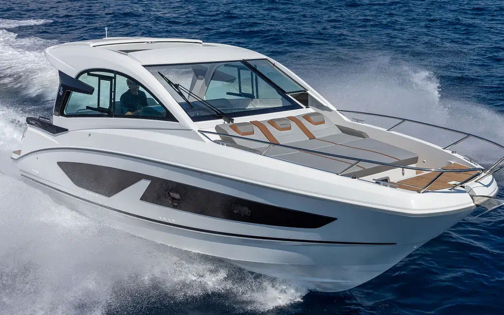 slider 1 Beneteau Gran Turismo 32