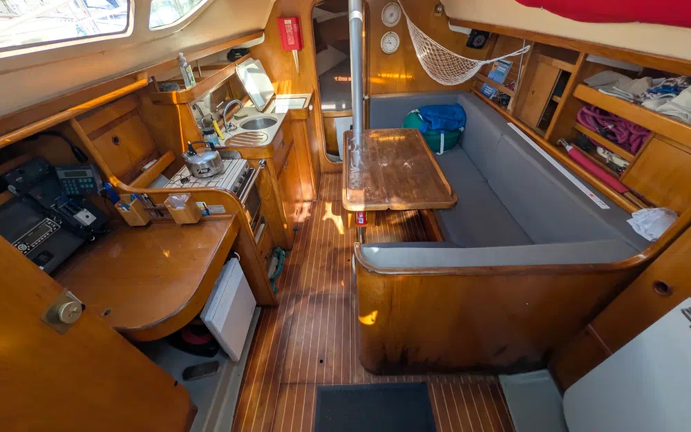 slider 1 Beneteau Oceanis 320