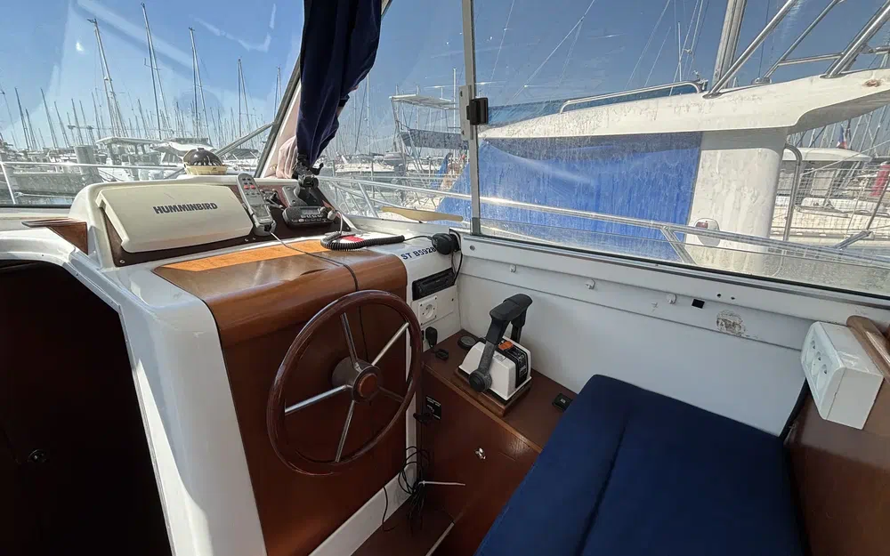 slider 15 Beneteau Antares Serie 9