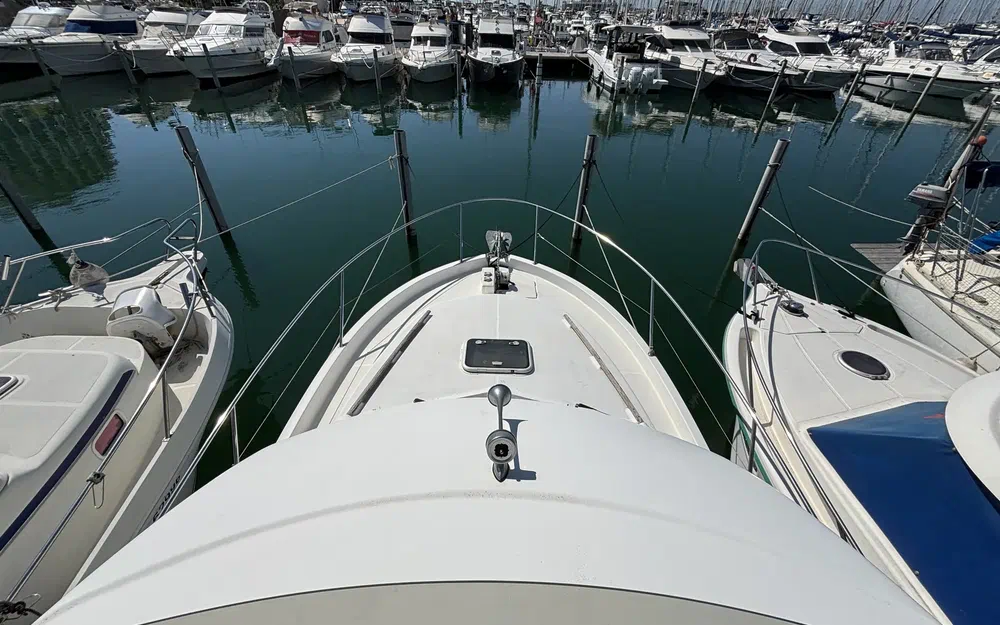 slider 6 Beneteau Antares Serie 9