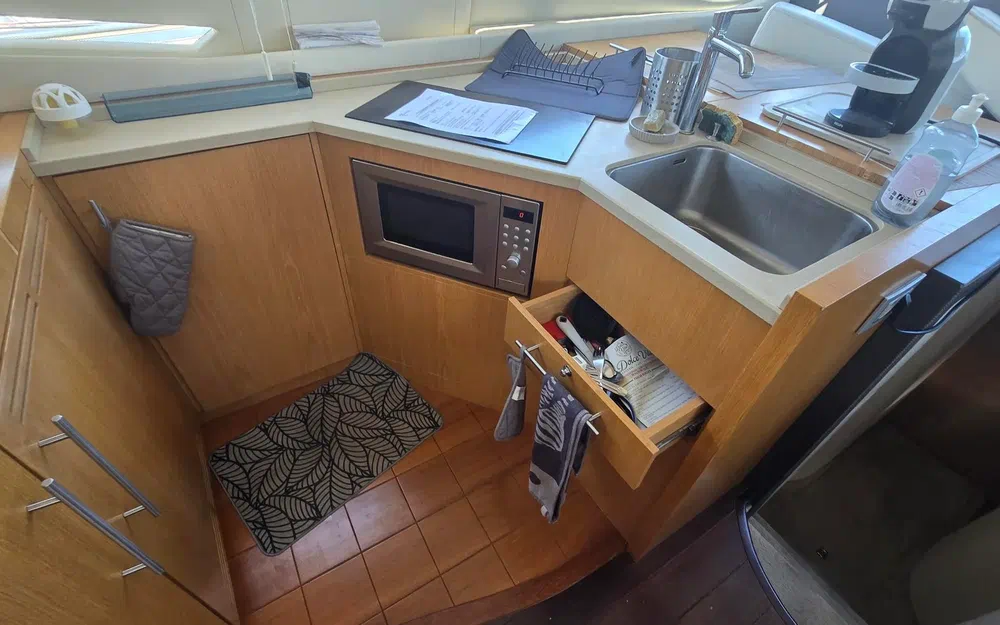 slider 28 Rodman Muse 44