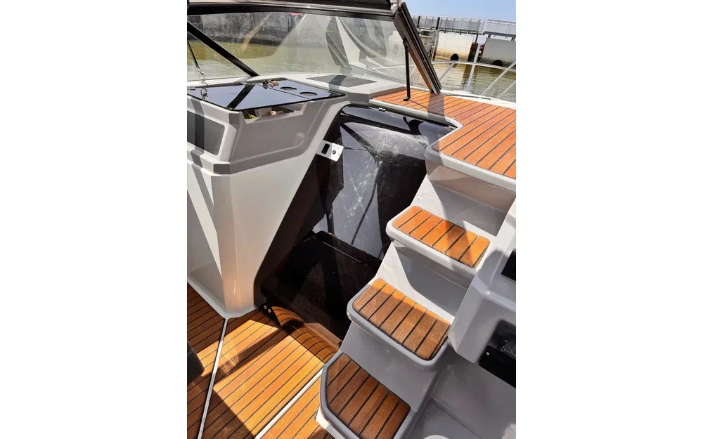 slider 1 Jeanneau Cap Camarat 7.5 DC Serie 2