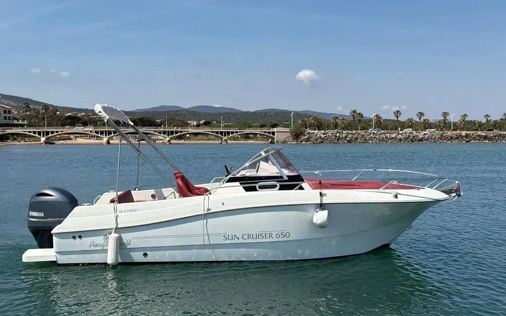 slider 0 Pacific Craft 650 SC