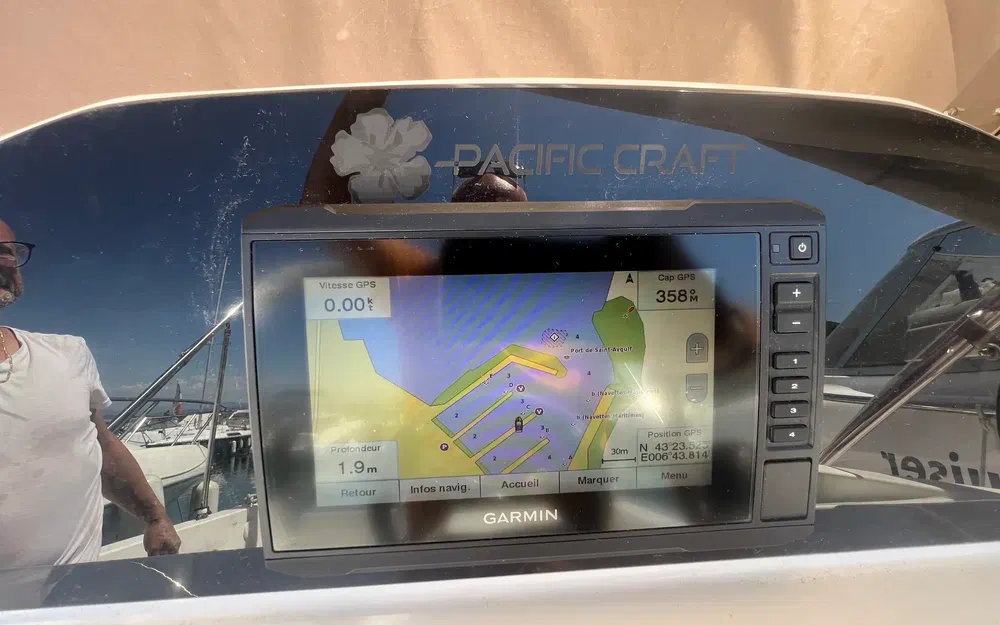 slider 34 Pacific Craft 650 SC