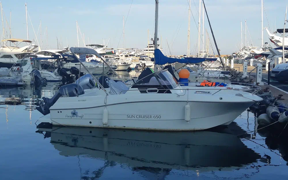 slider 3 Pacific Craft 650 SC