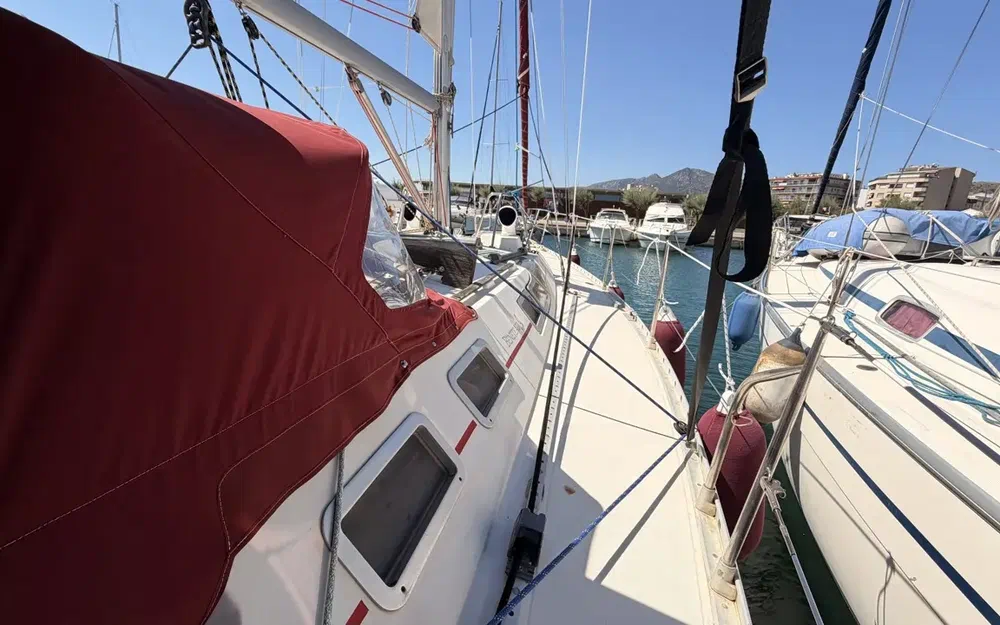 slider 11 Beneteau Oceanis 390