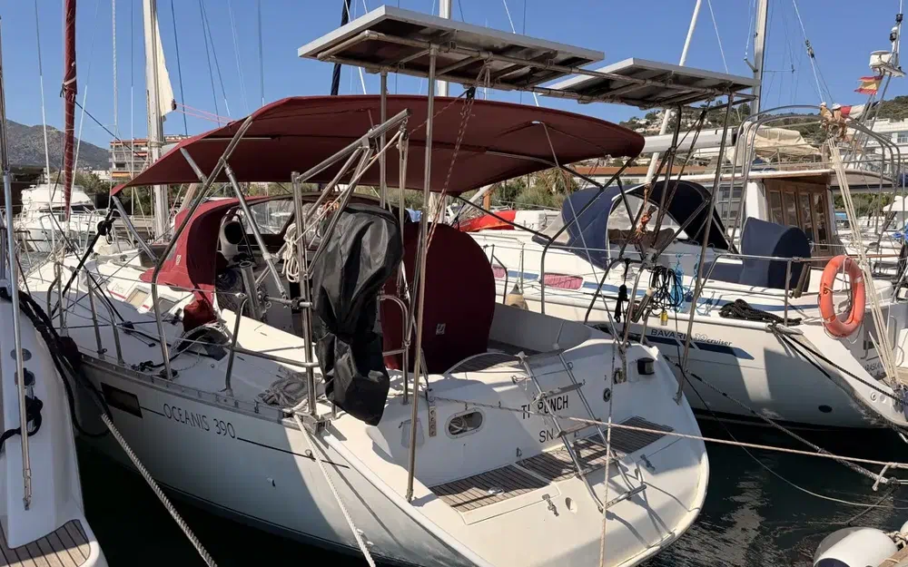 slider 1 Beneteau Oceanis 390