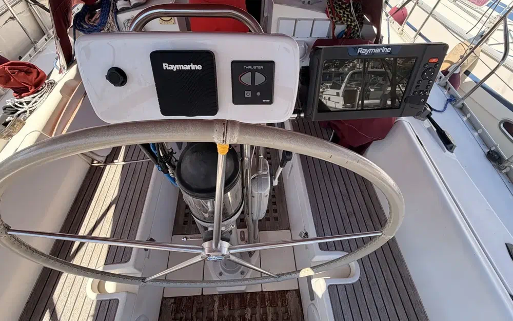 slider 7 Beneteau Oceanis 390