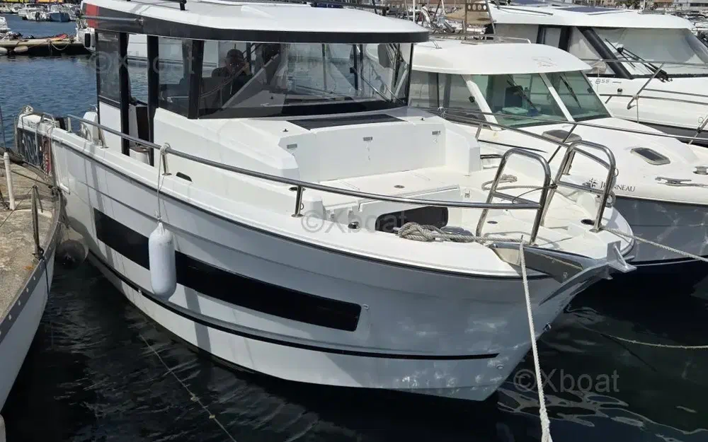 slider 0 Jeanneau Merry Fisher 895