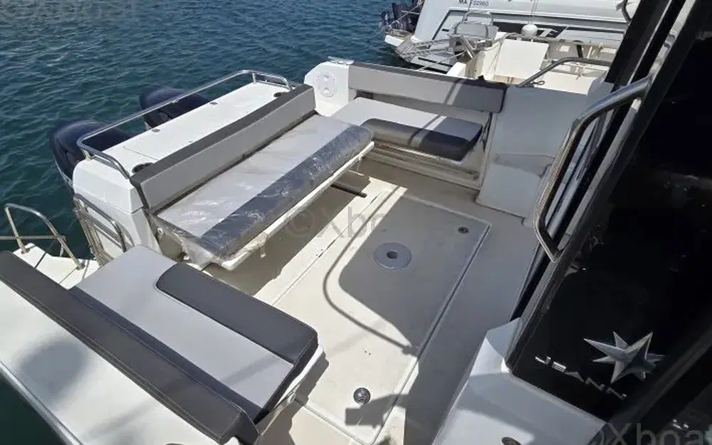 slider 7 Jeanneau Merry Fisher 895