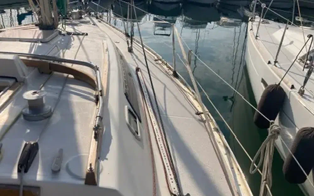 slider 8 Beneteau First 35