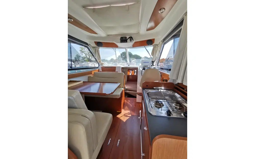 slider 13 Beneteau antares 8s