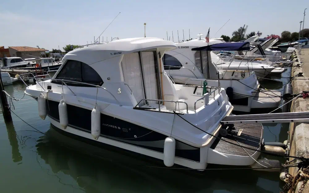 slider 2 Beneteau antares 8s