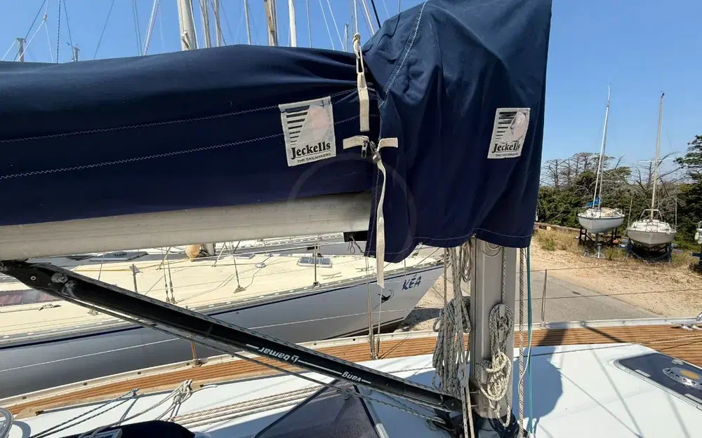 slider 11 Grand Soleil 37