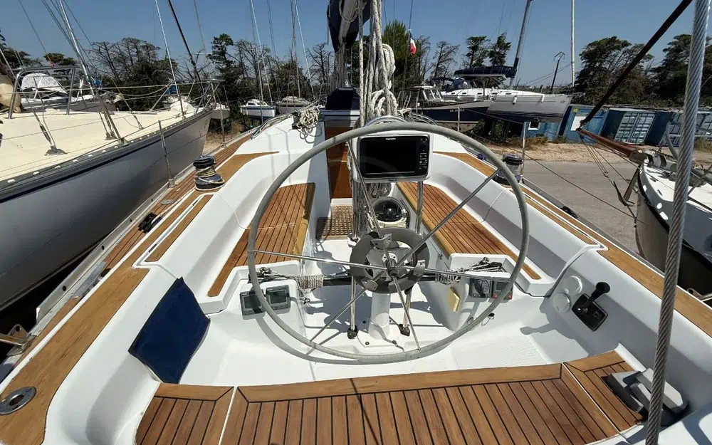 slider 1 Grand Soleil 37