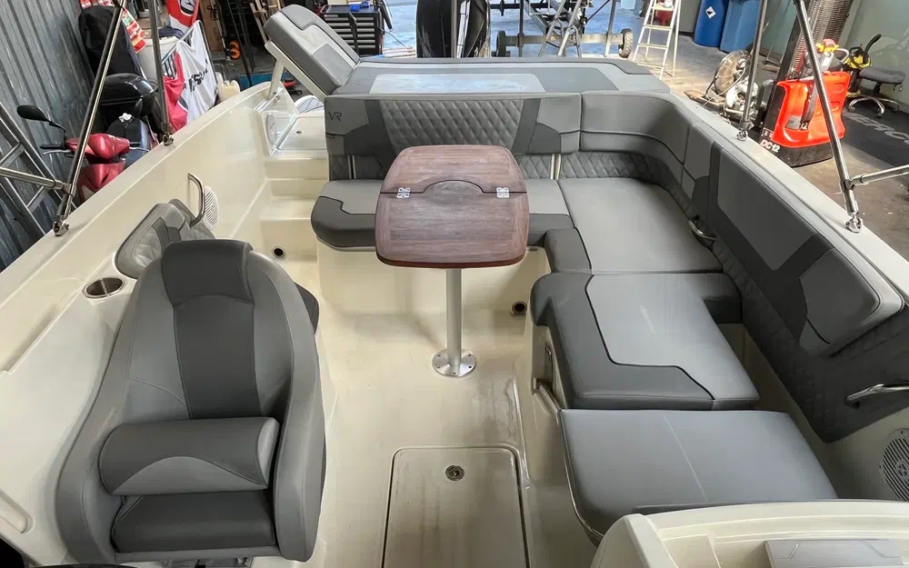 slider 4 Bayliner VR6 BOWRIDER OB