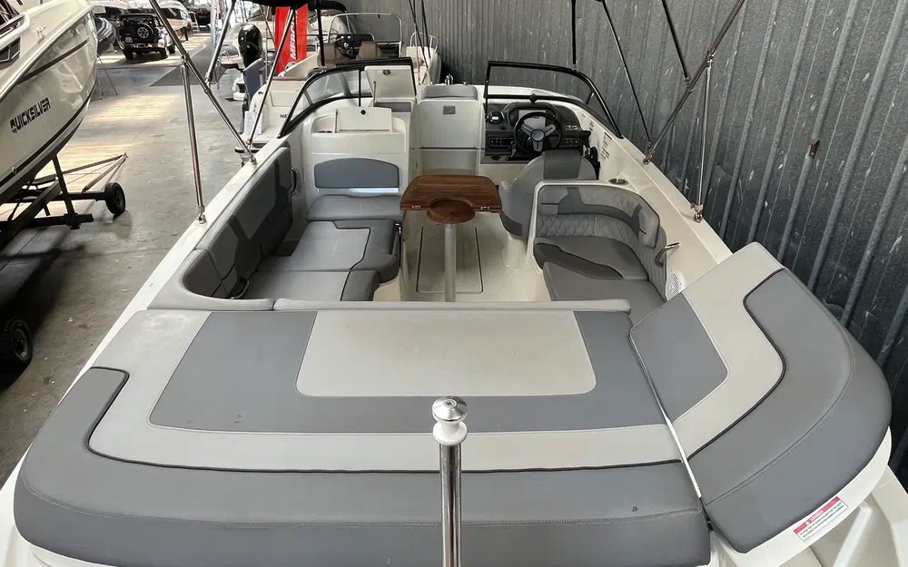 slider 3 Bayliner VR6 BOWRIDER OB
