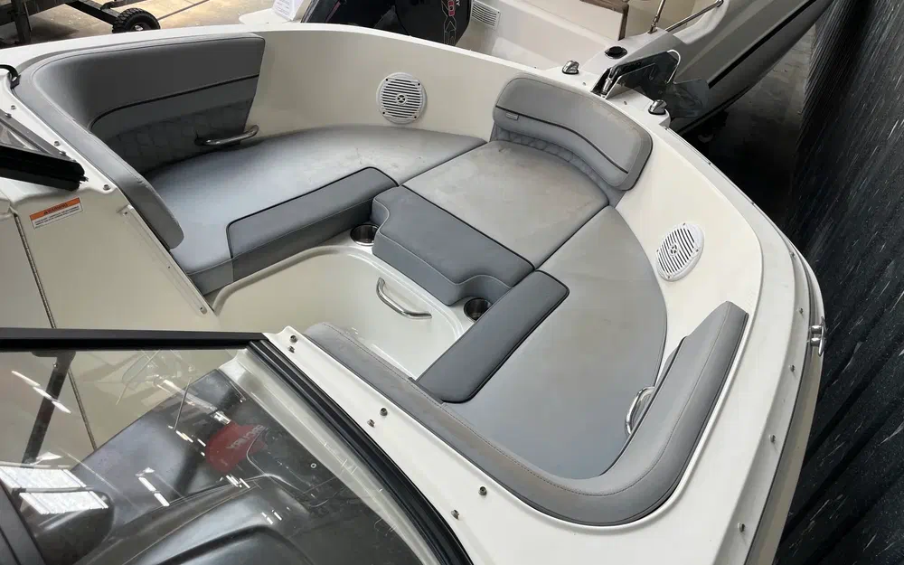 slider 14 Bayliner VR6 BOWRIDER OB