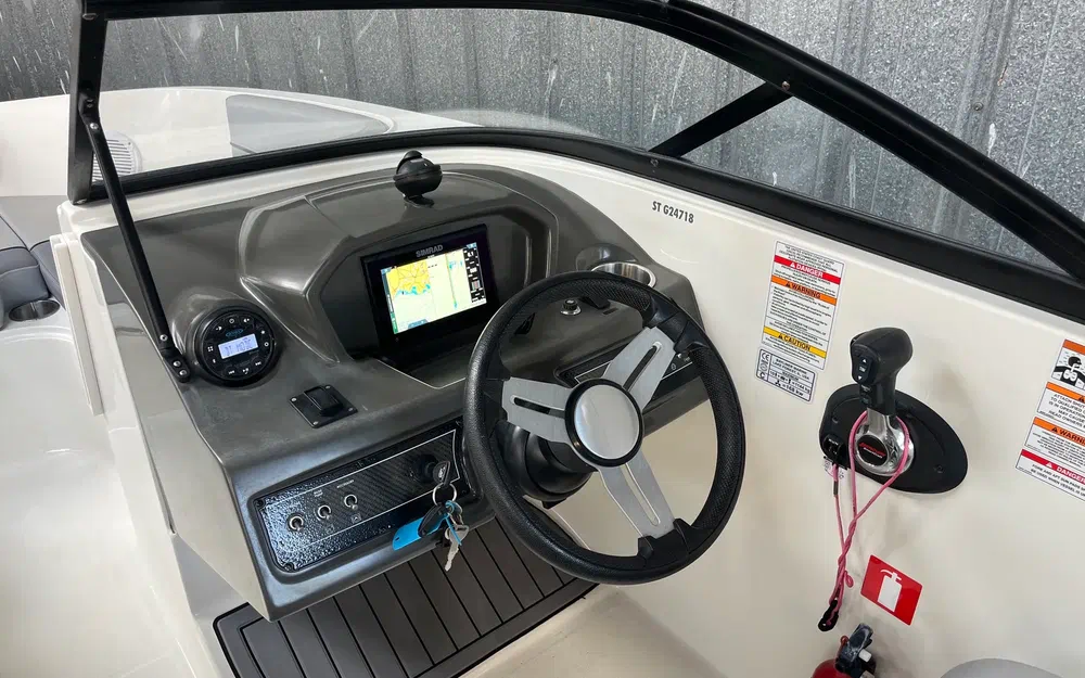 slider 11 Bayliner VR6 BOWRIDER OB