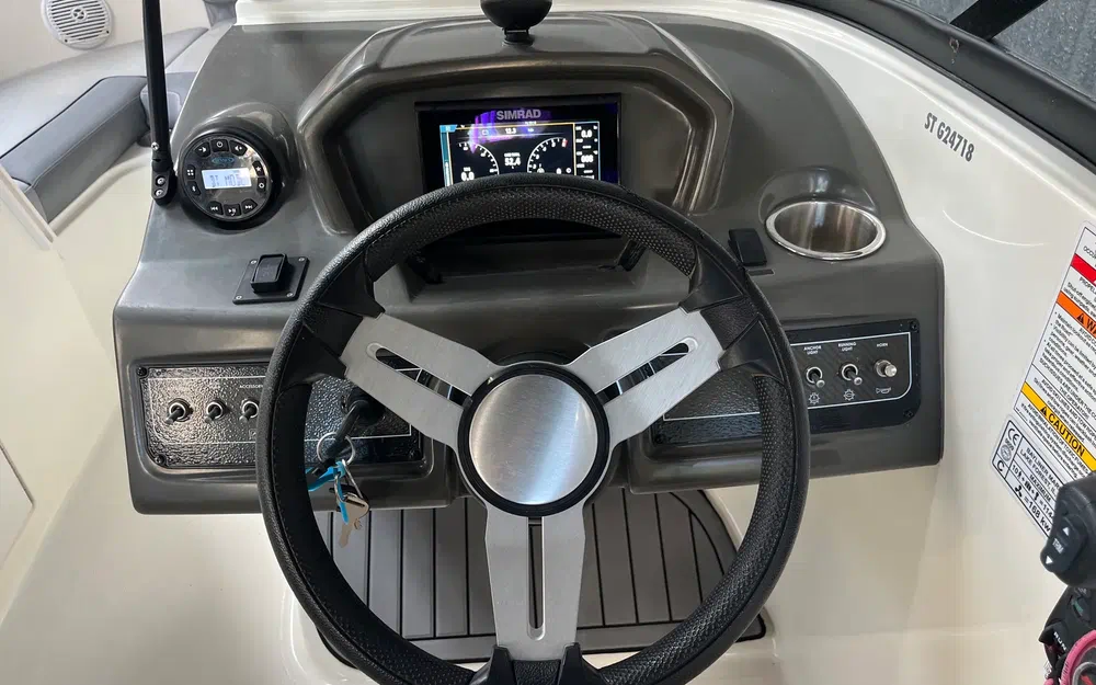 slider 12 Bayliner VR6 BOWRIDER OB