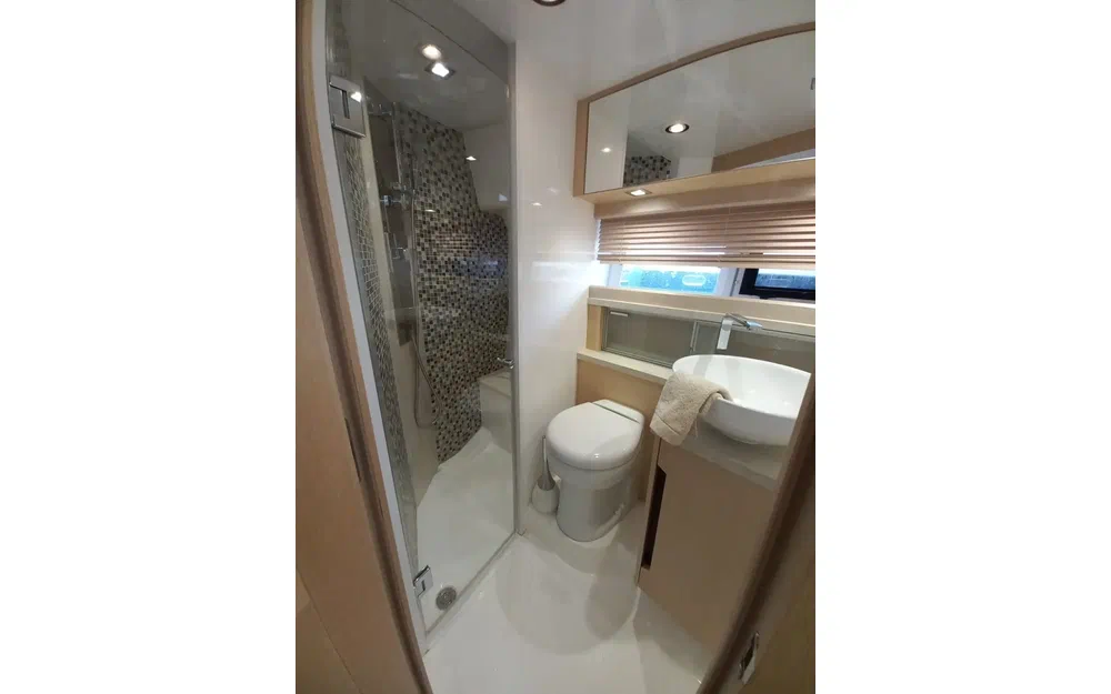 slider 9 Galeon 420 Fly