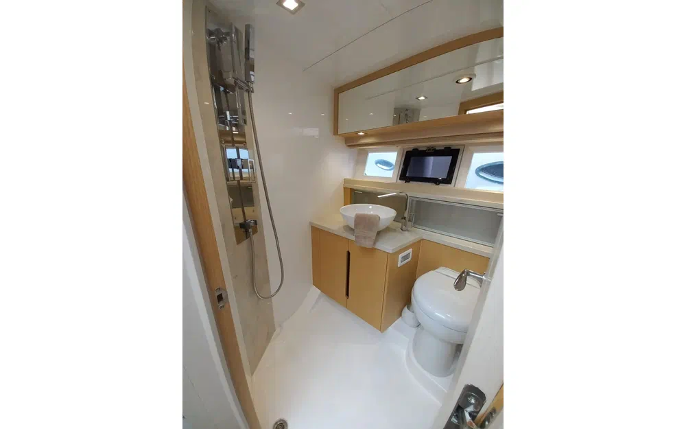 slider 12 Galeon 420 Fly