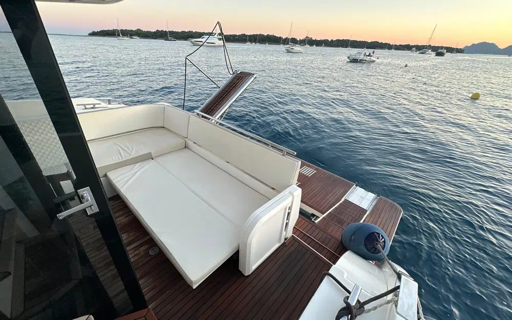 slider 17 Galeon 420 Fly
