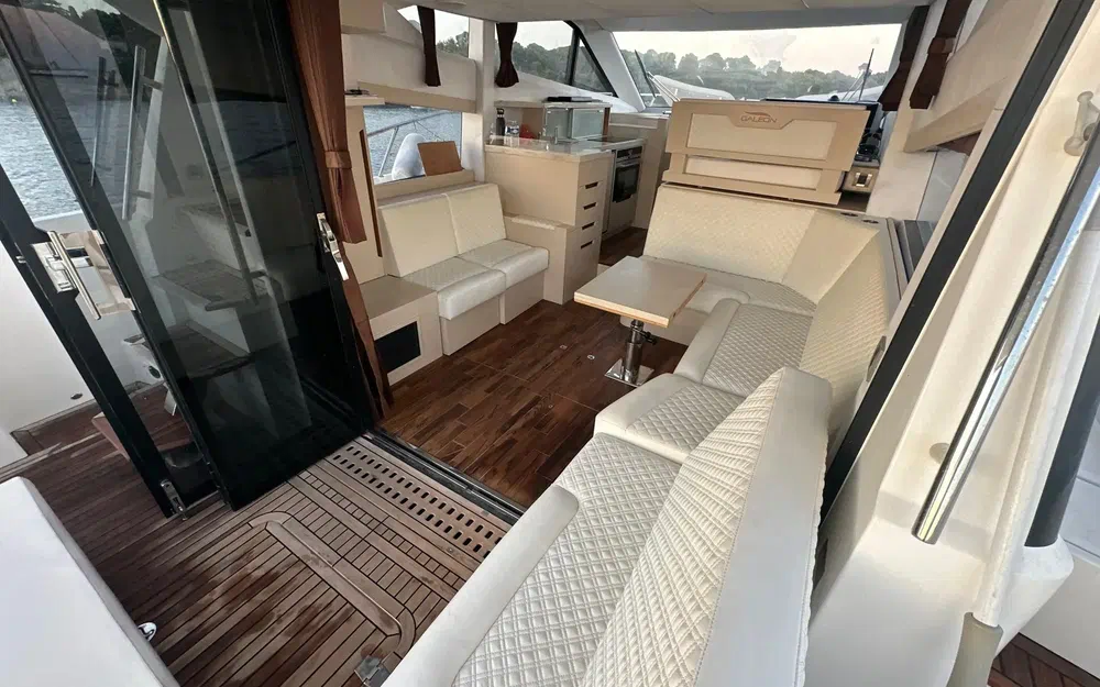 slider 21 Galeon 420 Fly