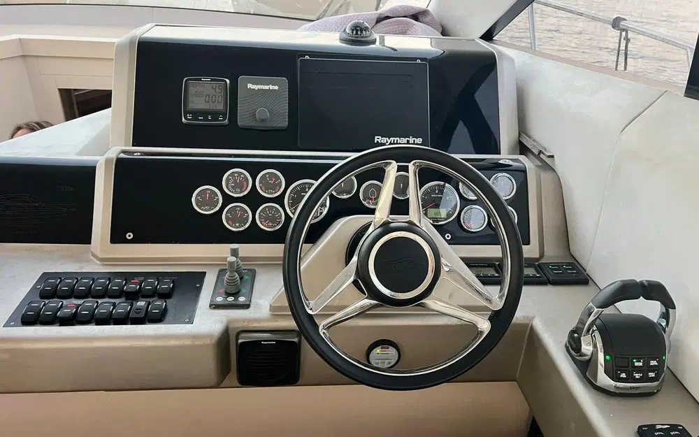 slider 27 Galeon 420 Fly