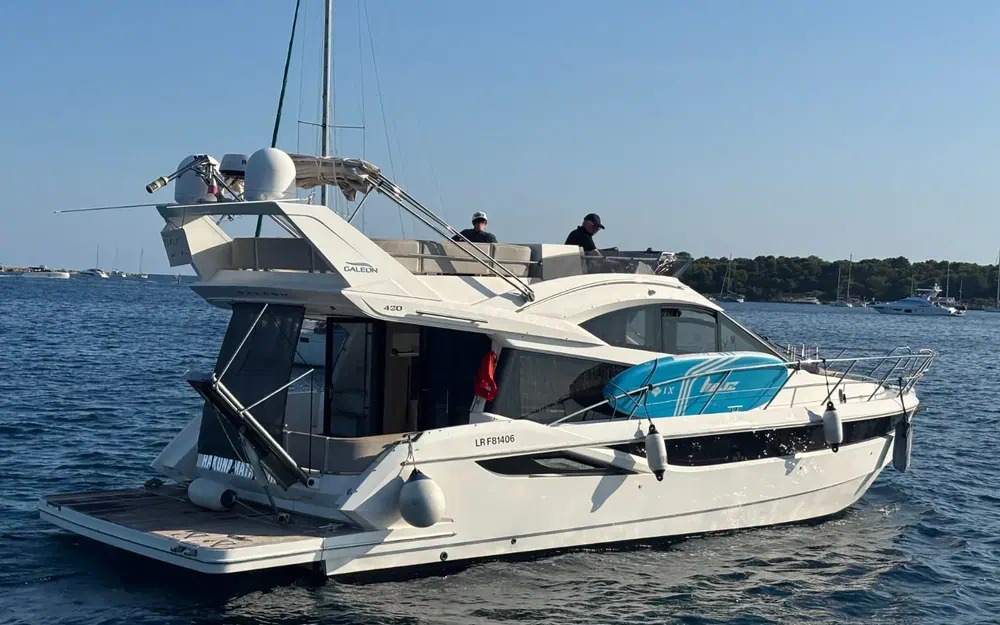 slider 2 Galeon 420 Fly