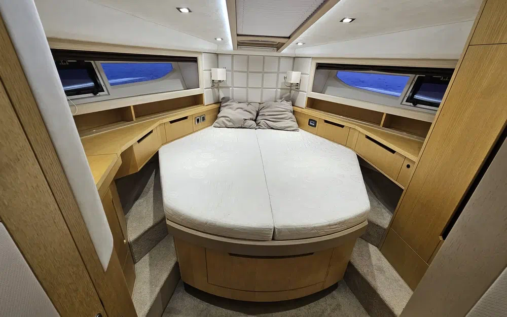 slider 29 Galeon 420 Fly
