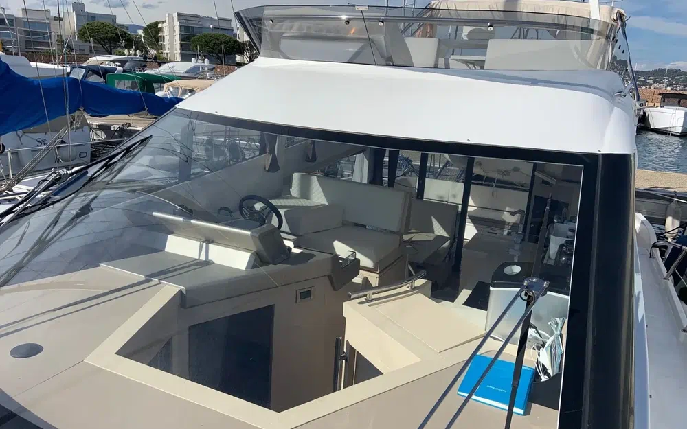 slider 3 Galeon 420 Fly
