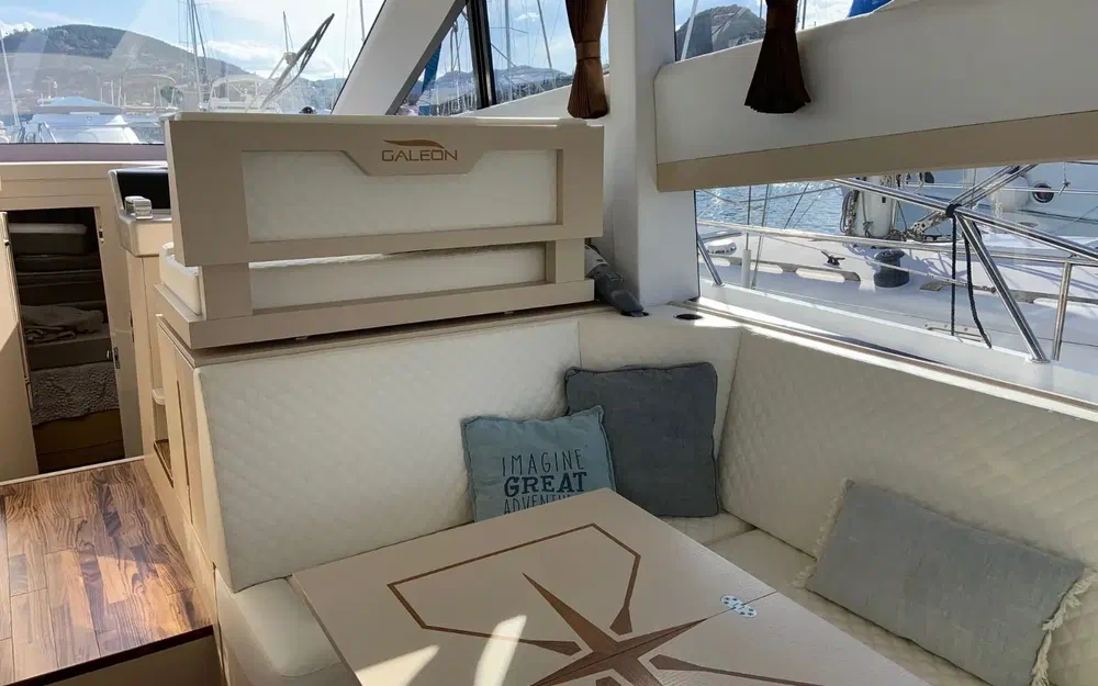 slider 6 Galeon 420 Fly