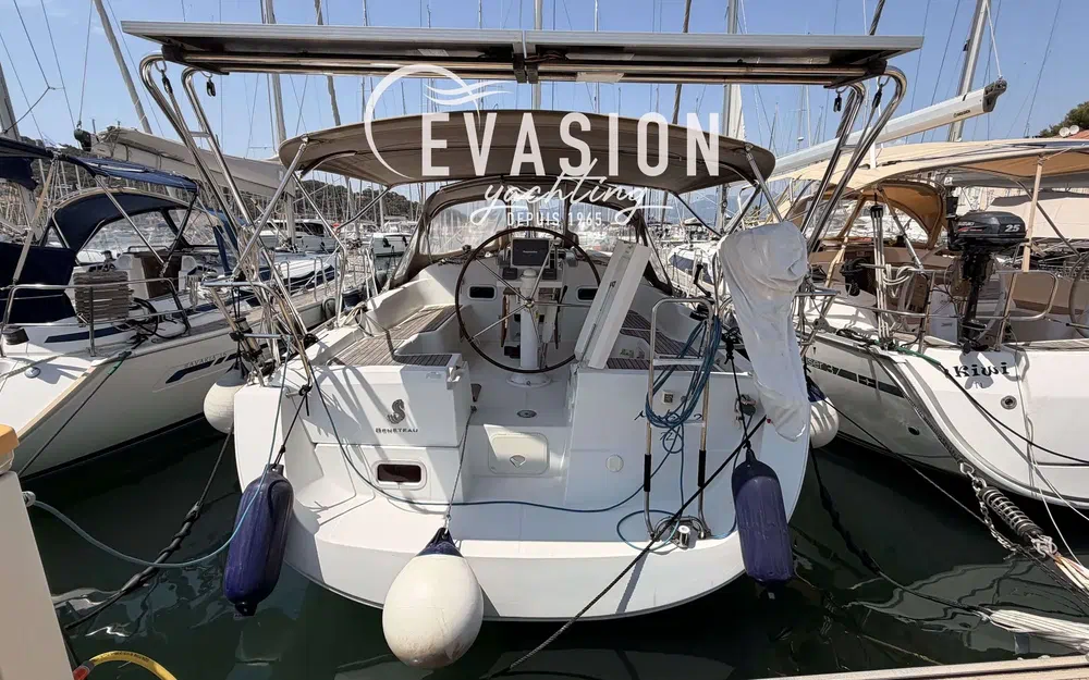 slider 0 Beneteau Oceanis 37