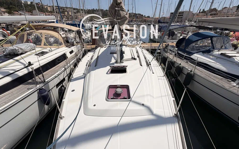 slider 9 Beneteau Oceanis 37