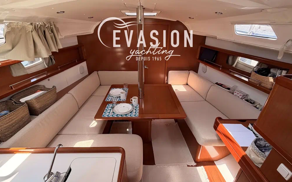 slider 12 Beneteau Oceanis 37